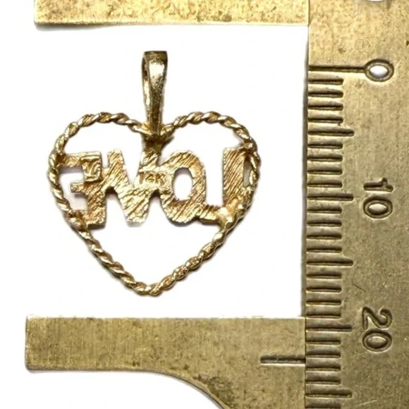14K Solid Gold Heart Love Pendant - Picture 4 of 4